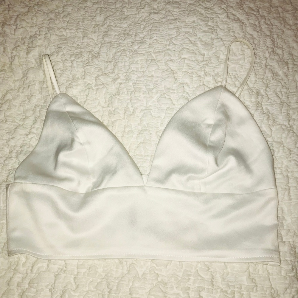 DONATING SOON ✰ MissGuided Satin Crop Top ✰